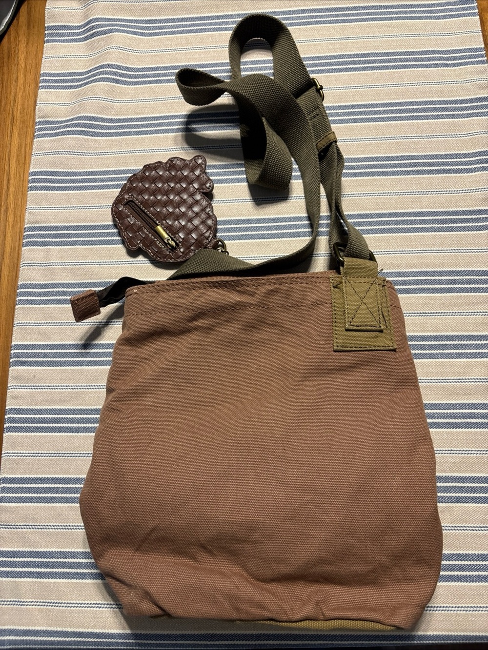 Chala Women's Crossbody with Sea Shell Coin Purse Buttons Tassel Rose - Picture 2 of 4